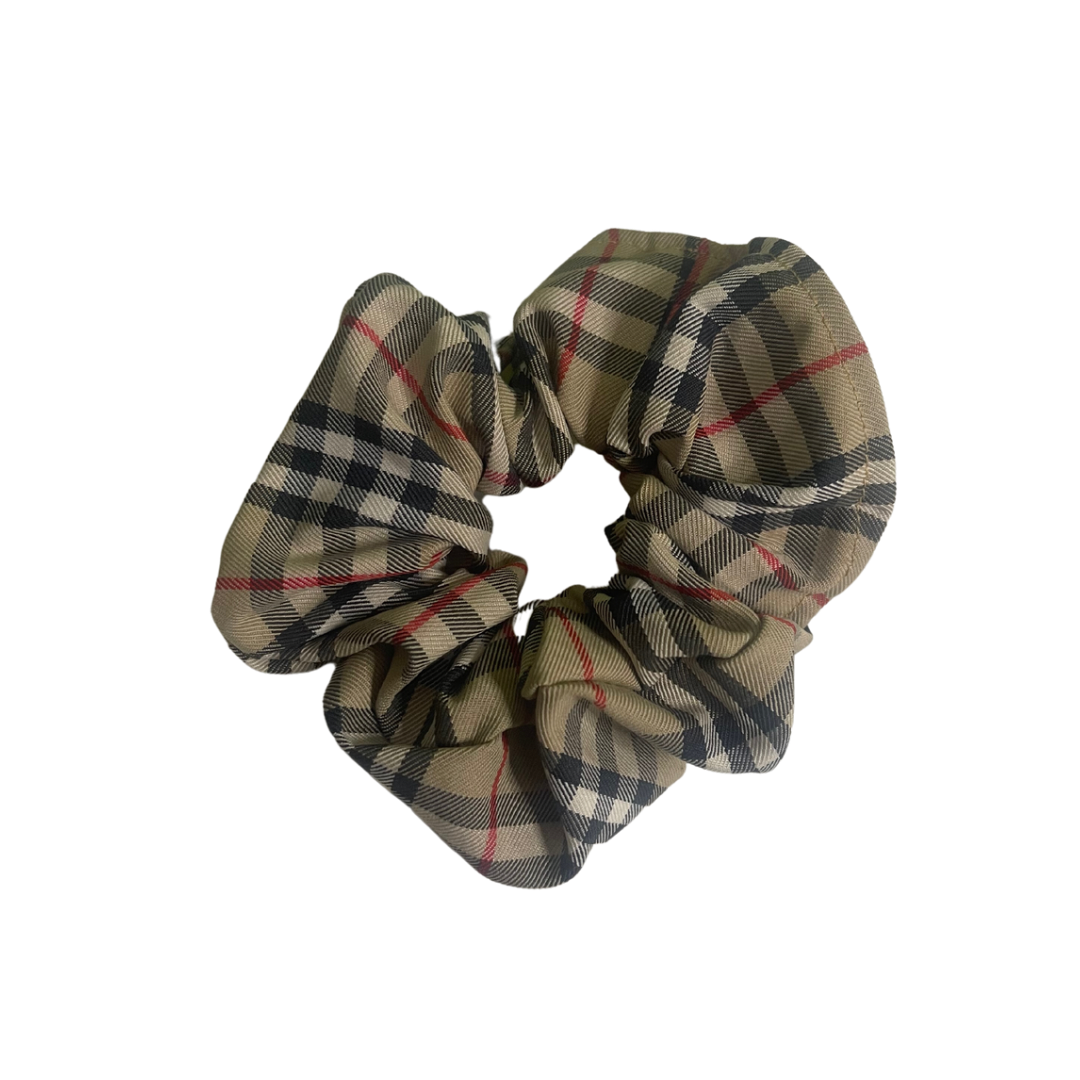 #001 Scrunchie