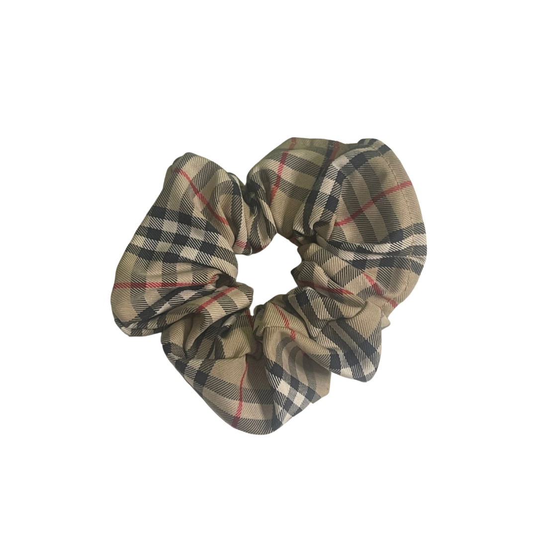 #001 Scrunchie