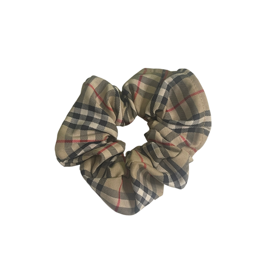 #001 Scrunchie